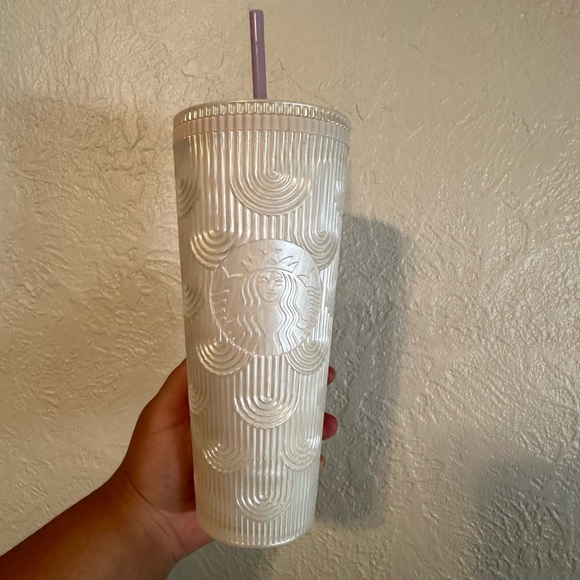 2023 Starbucks 24oz Pearl White Mermaid Cold Cup Tumbler Siren Shell - Picture 1 of 2